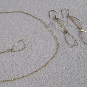 14k Goldplate Necklace & Earrings Set - Like New